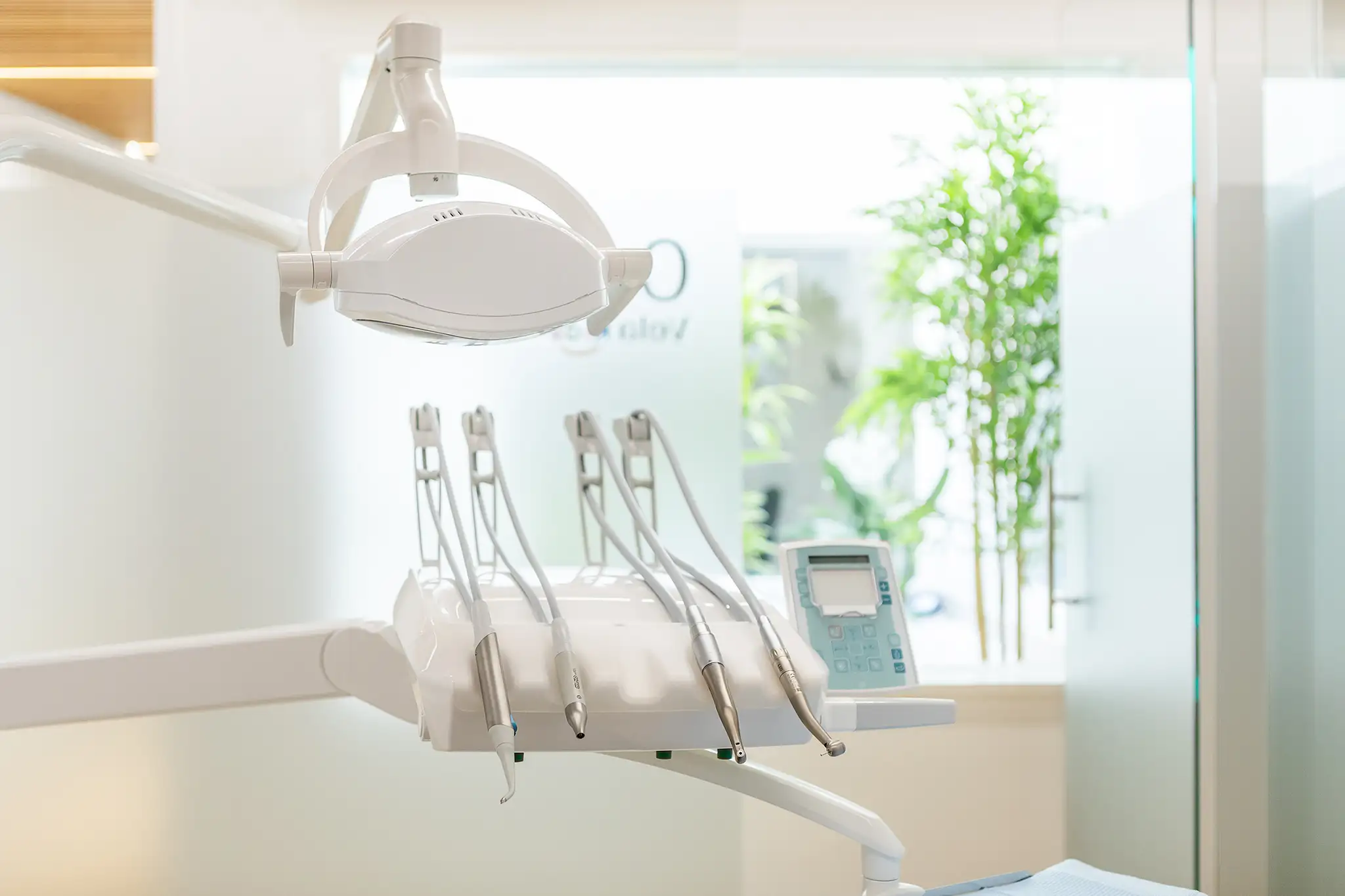 equipamiento-odontologico-clinica-vela-torre-del-mar